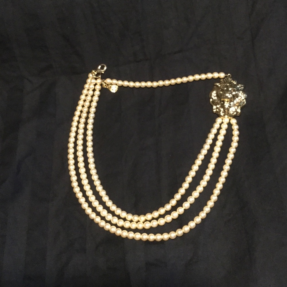 Yochi NY pearl necklace
